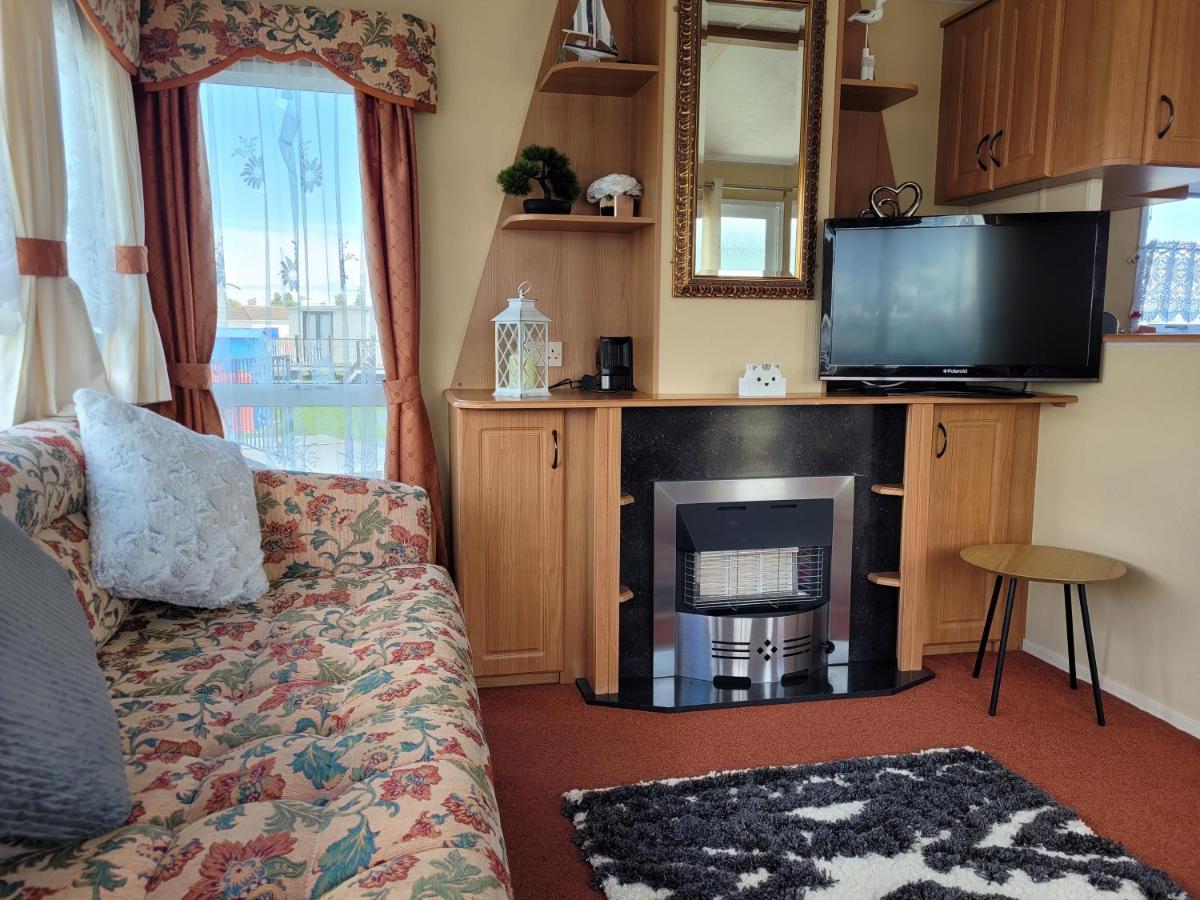 6 Berth On Millfields Apartment Ingoldmells Bagian luar foto